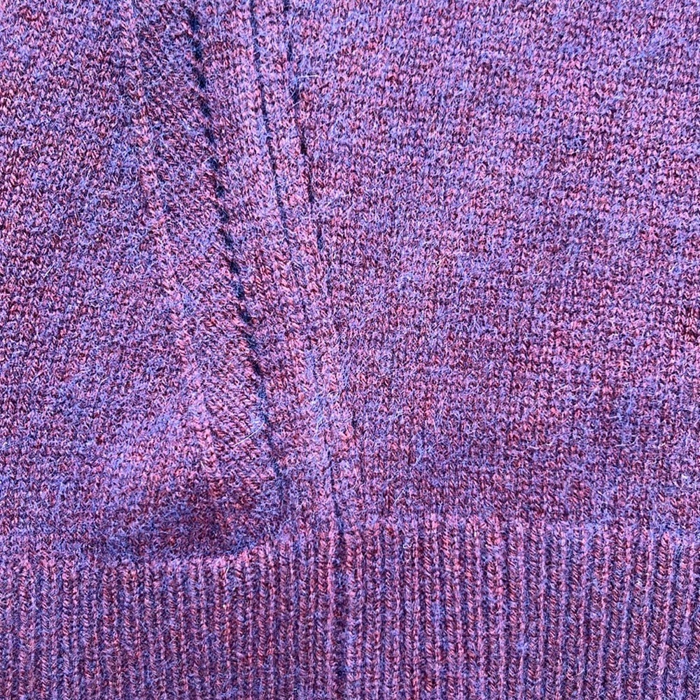 Burberry Wool and Cashmere Crew Neck Sweater Cropped Length - Picture 5 of 7